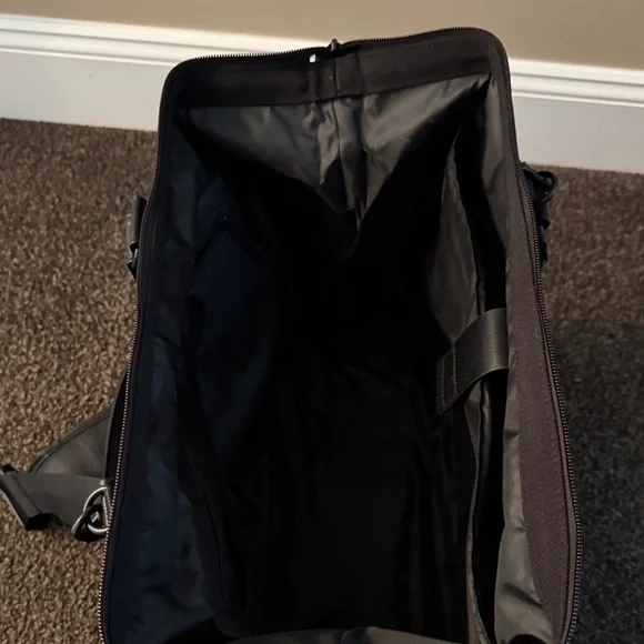 BEIS Mini weekender in Black - Picture 6 of 8